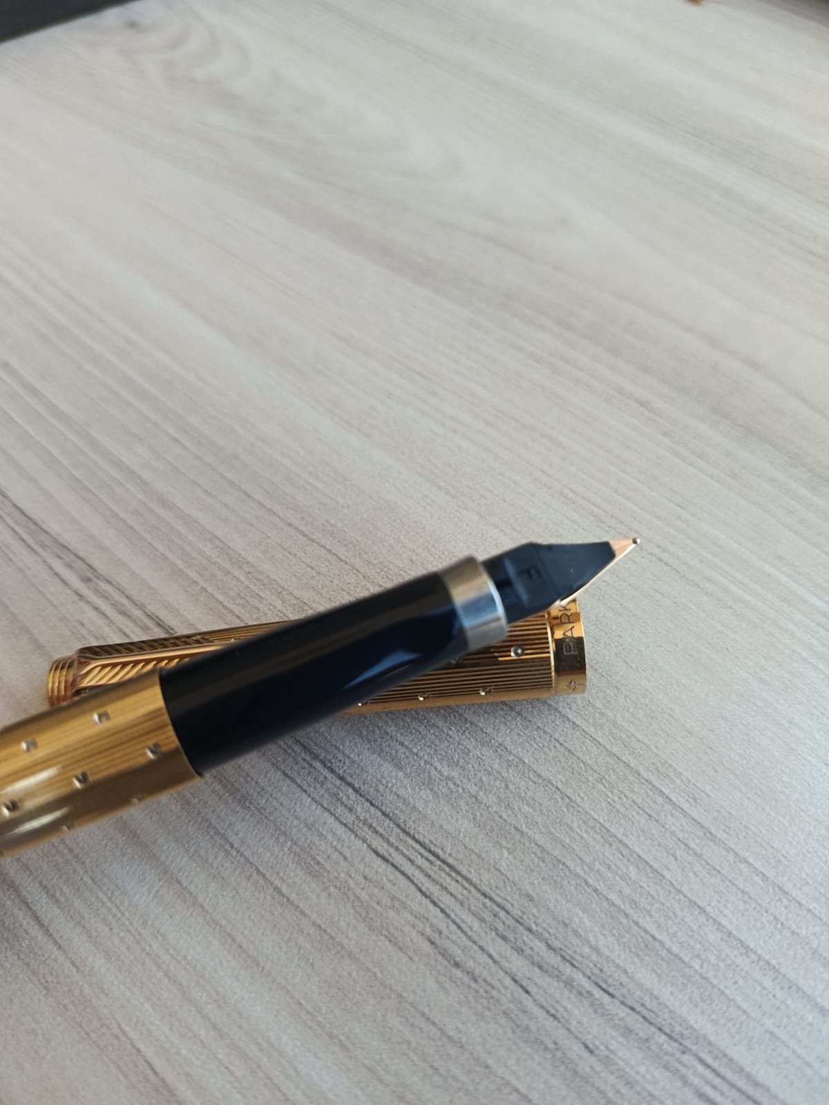 قلم حبر ريشة باركر 75 (Parker 75) فاخر مطلي بالذهب - صنع في فرنسا