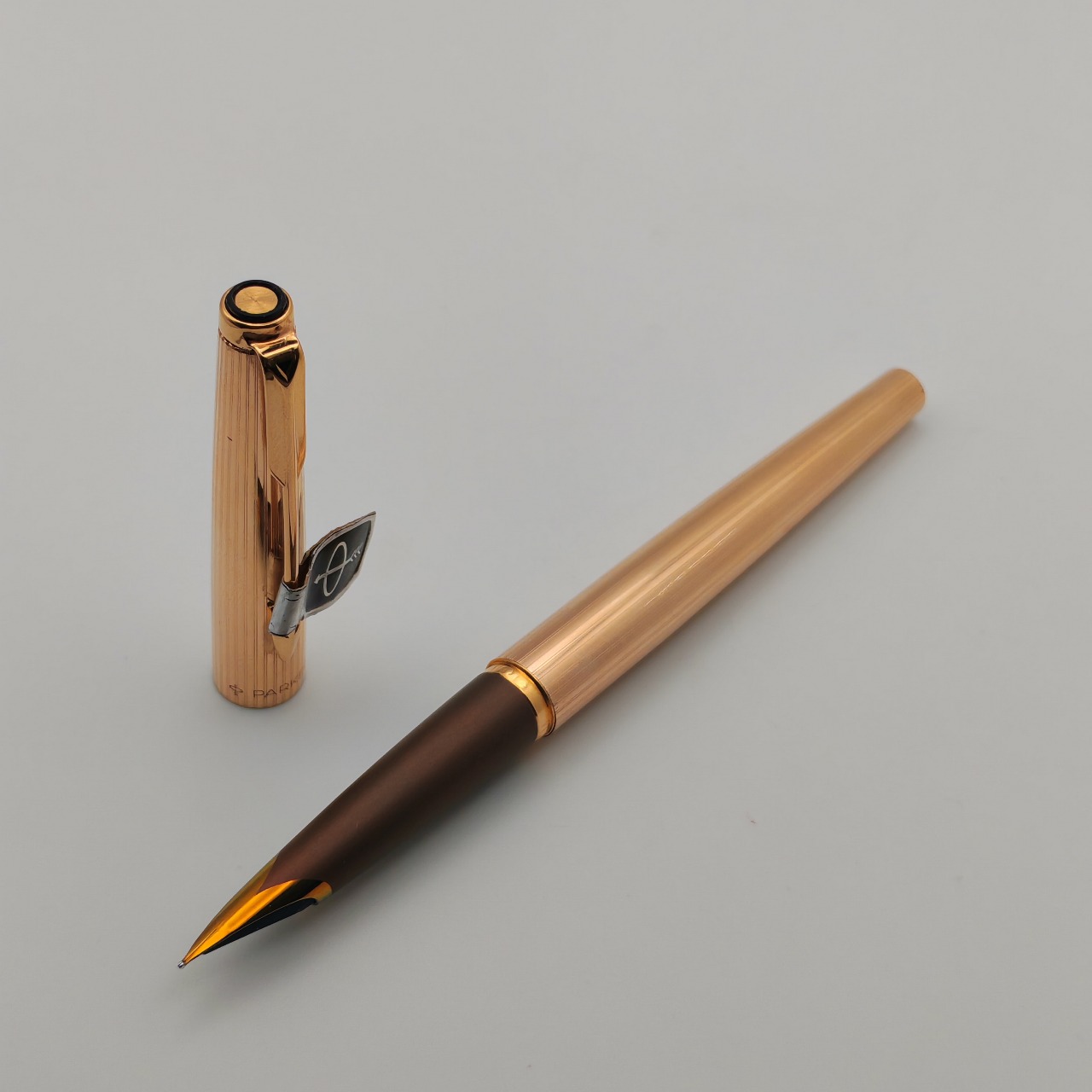 قلم باركر فالكون 50 الذهبي