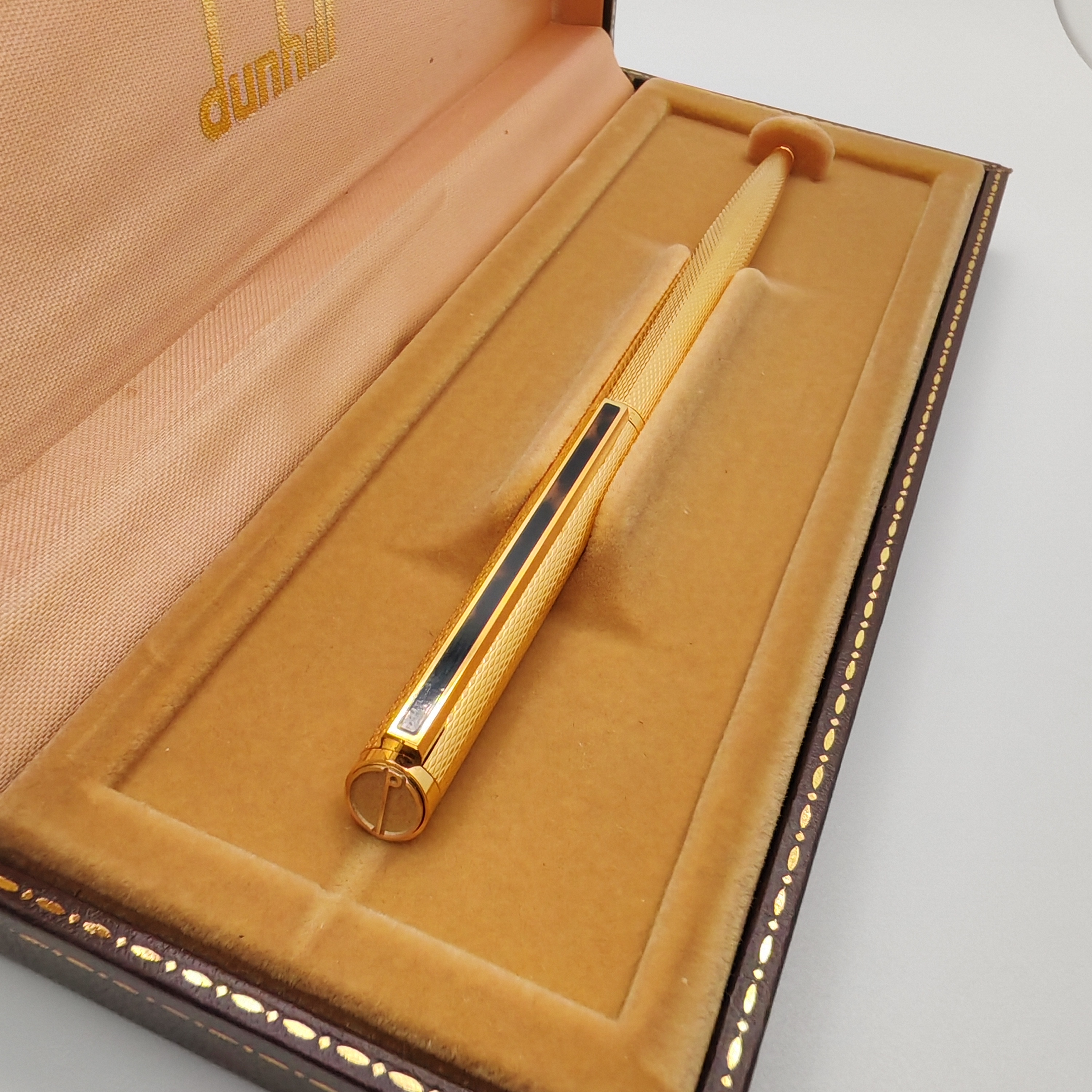Luxury Dunhill Gemline Gold Pen – Rare Edition