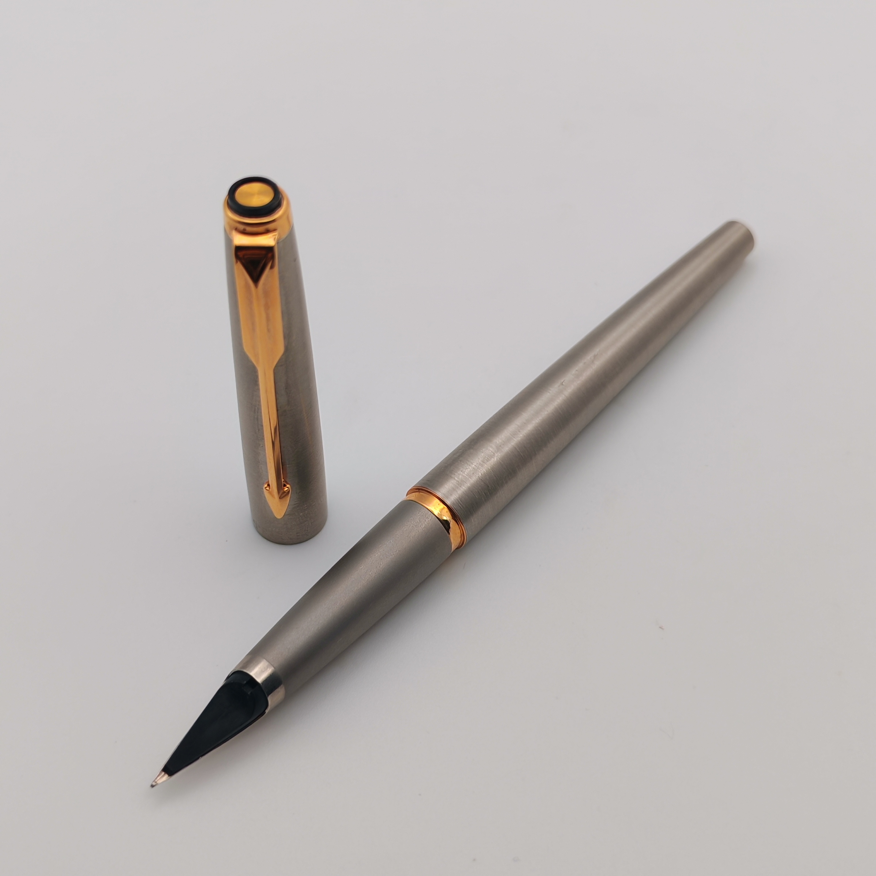 طقم أقلام باركر Parker Falcon فاخر