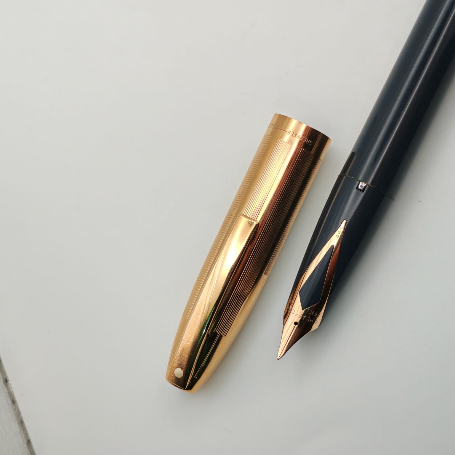 Sheaffer Imperial Touchdown – قلم فاخر ريشة ذهب 14K رمادي  وذهبي