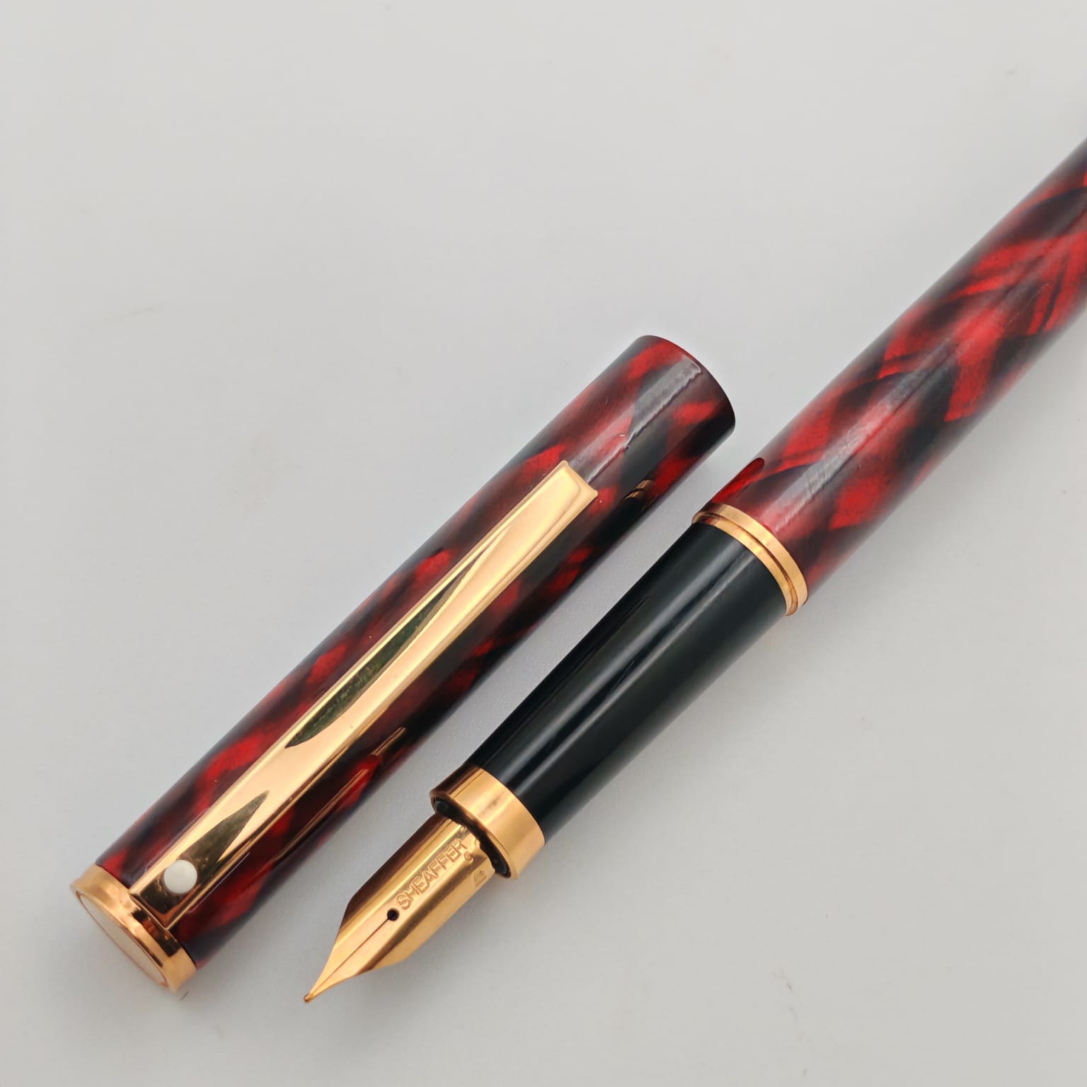 قلم شيفر فاشن 2 ريد تارتان رقم 282