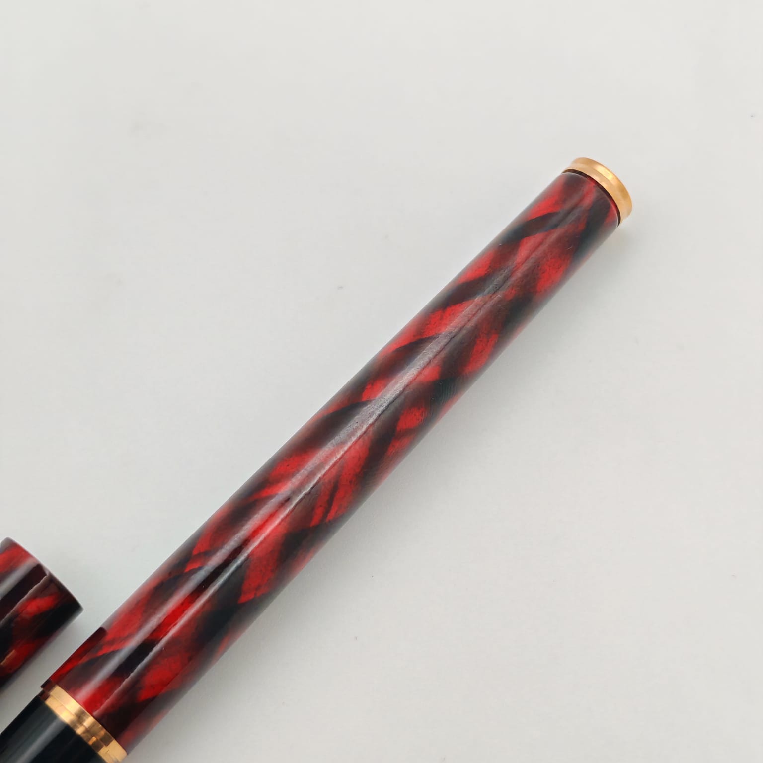 قلم شيفر فاشن 2 ريد تارتان رقم 282