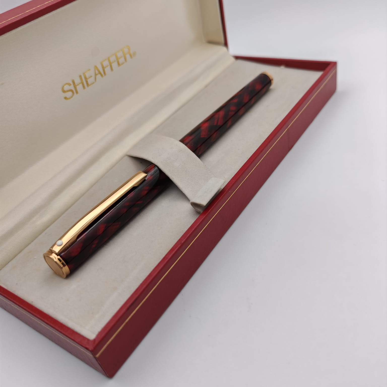 قلم شيفر فاشن 2 ريد تارتان رقم 282