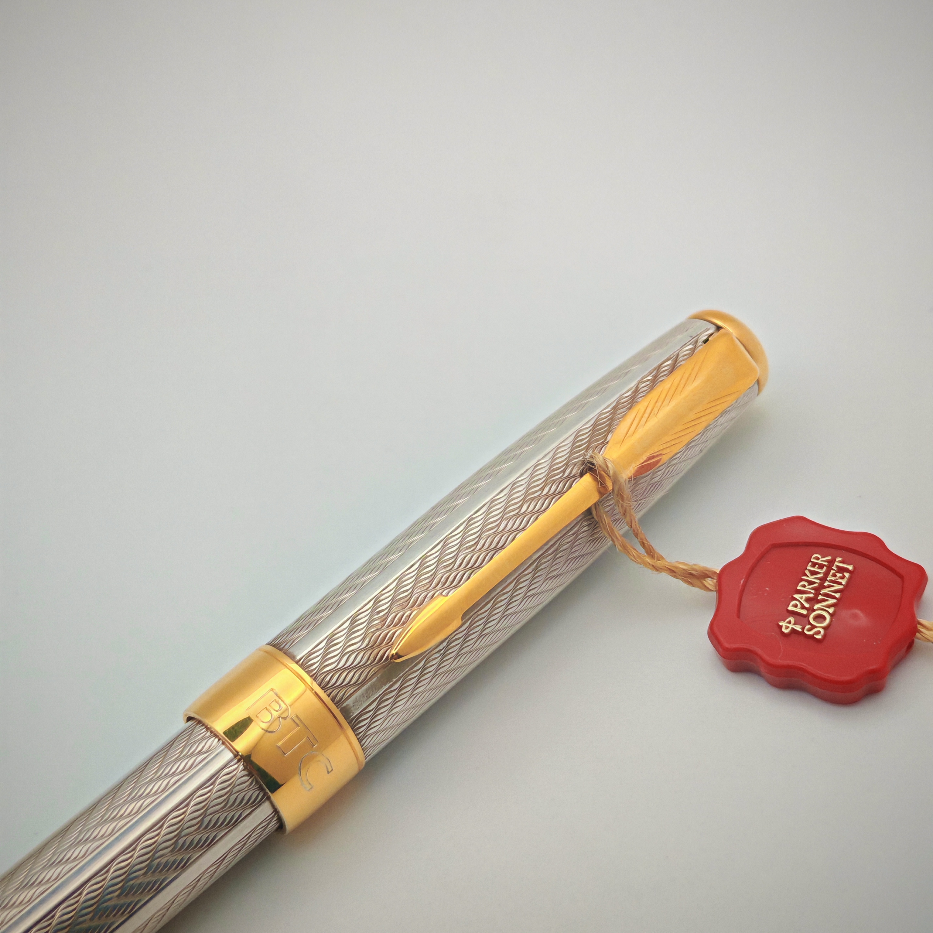 طقم أقلام باركر سونيت أسود بطلاء ذهبي