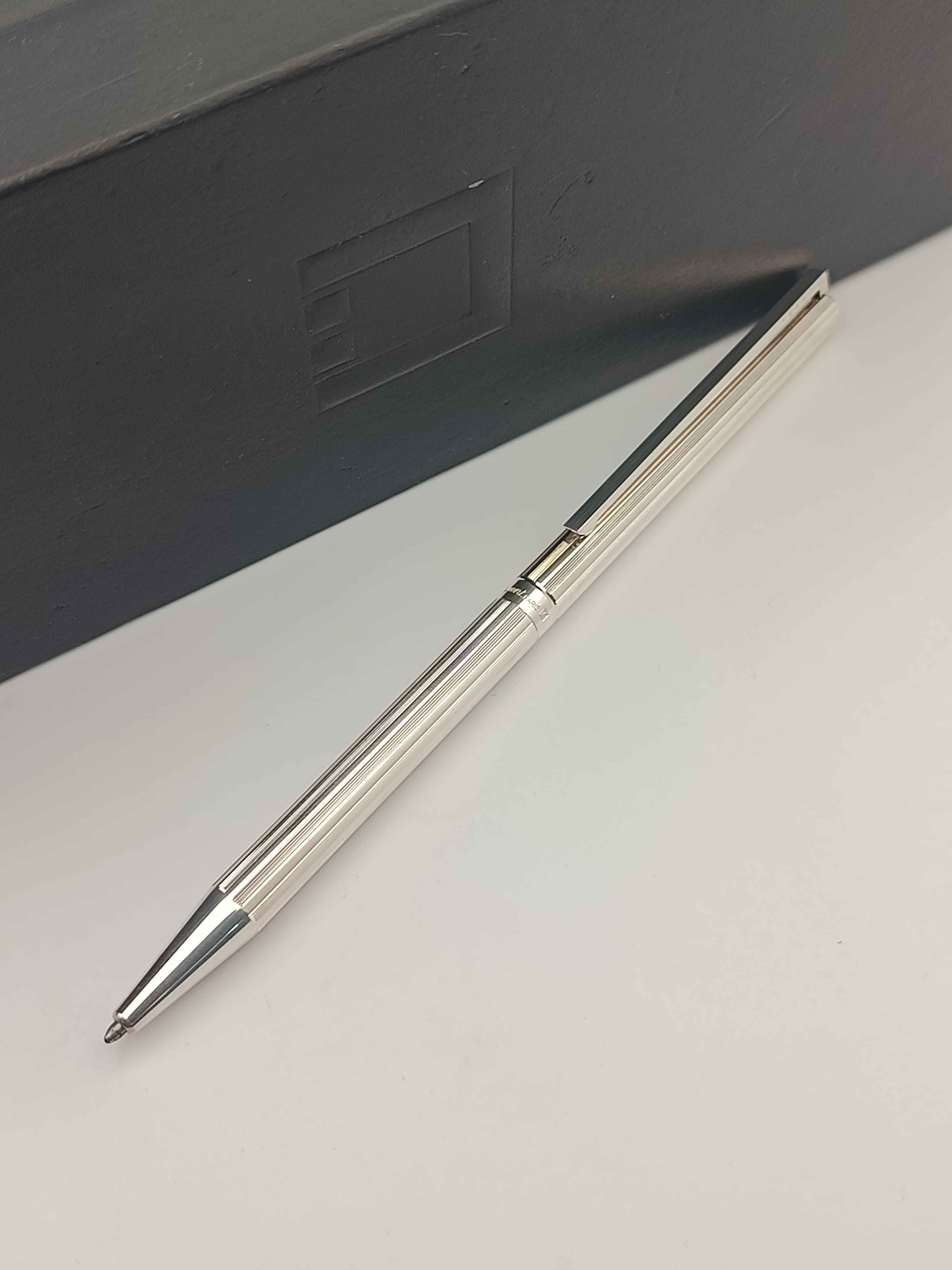 قلم ديبون كلاسيك فضي جاف (S.T. Dupont Classique Silver Plated Ballpoint Pen)